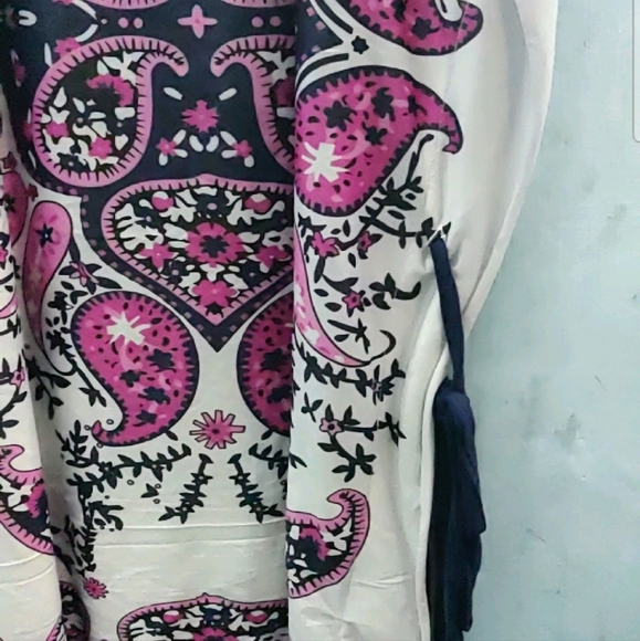 Branded Kaftan Top - Picture 4 of 5